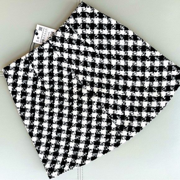 ZARA 
Black + White Plaid Check High-Waist 
Schoolgirl
Mini Skirt 
NWT - Picture 3 of 7